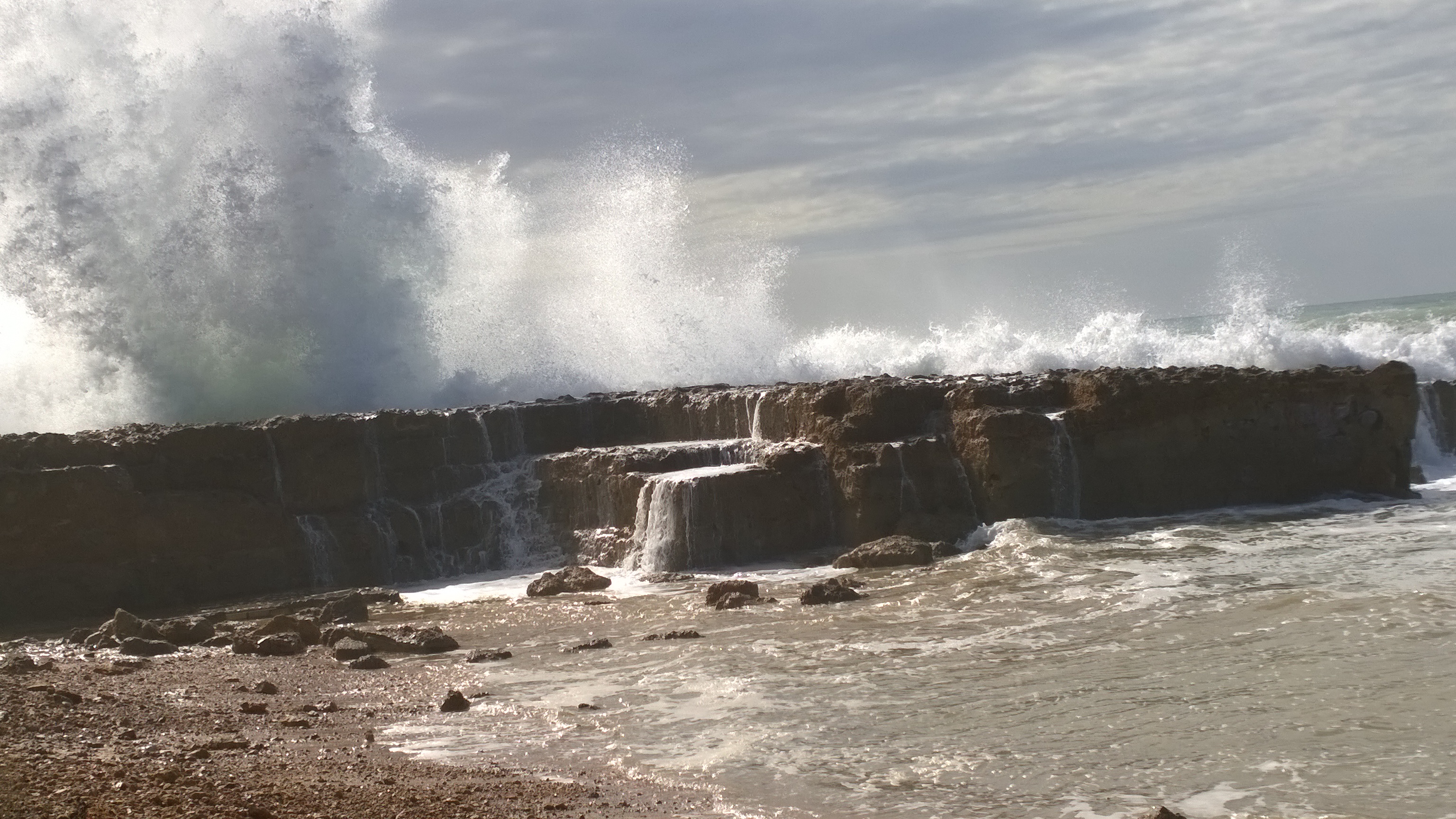 Fuertes olas en Palma de Mallorca
